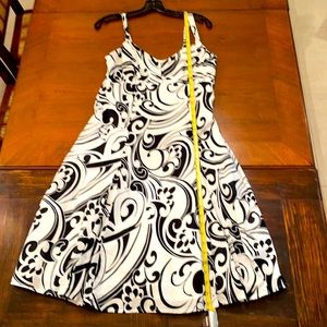 Black and white print fully lined 100% cotton Dress!